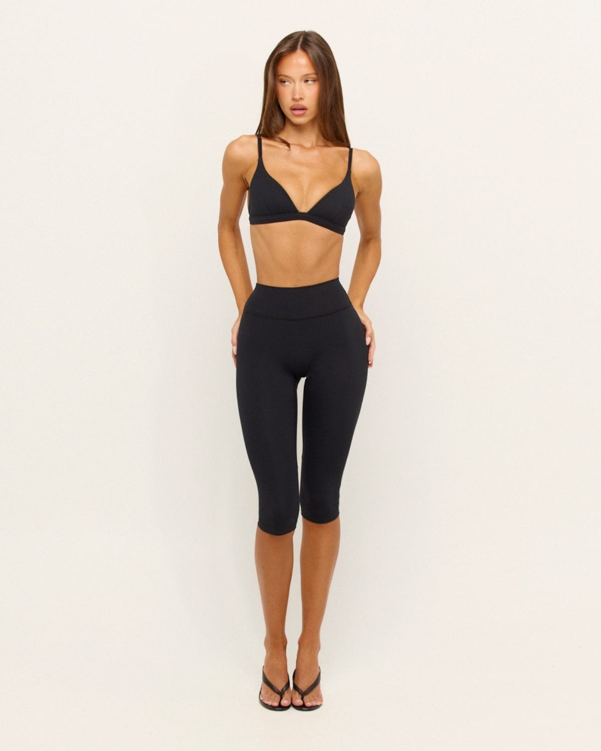 Form Invisible Scrunch Capri Leggings | Black