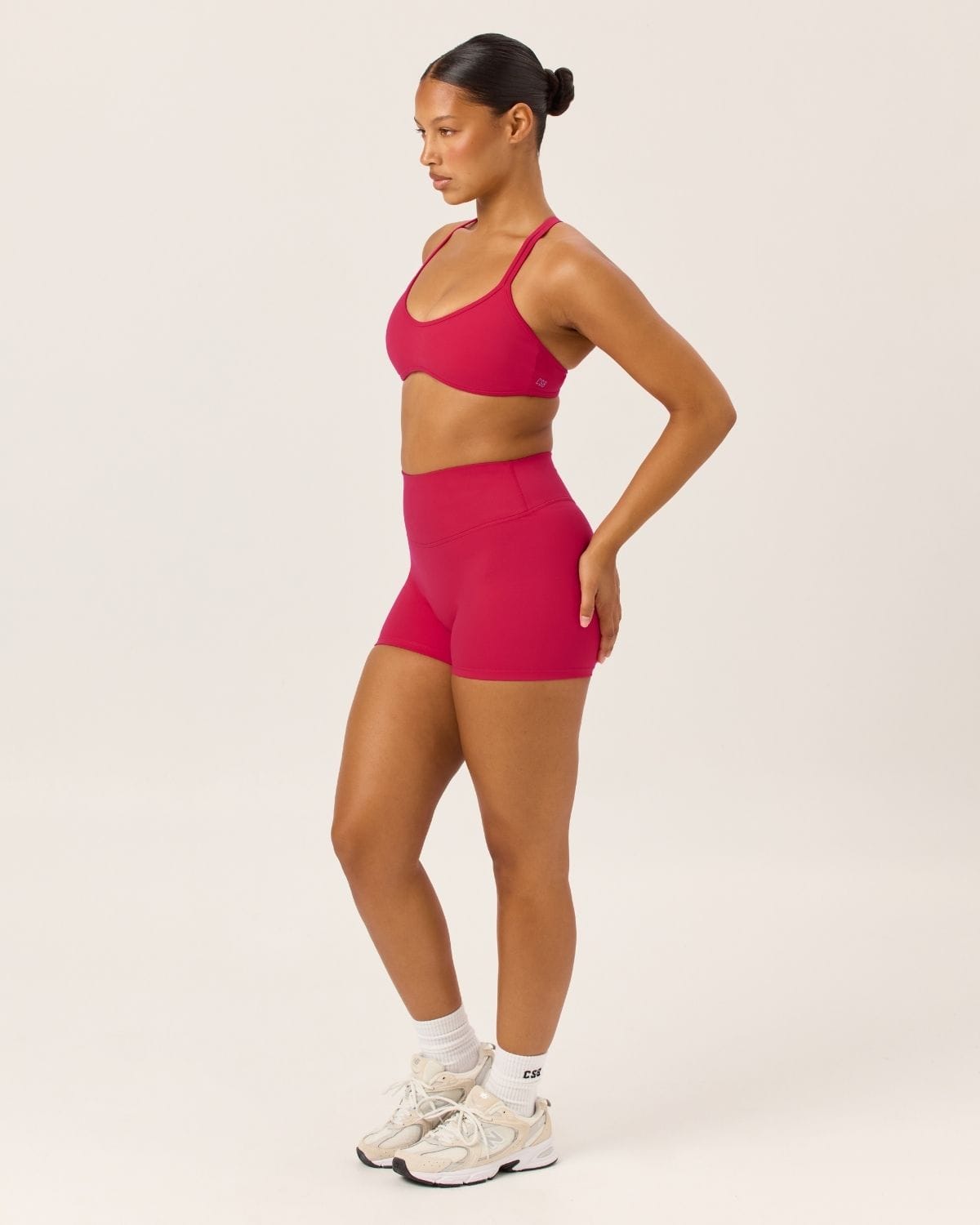 Serenity Invisible Scrunch Shorts 4" | Strawberry