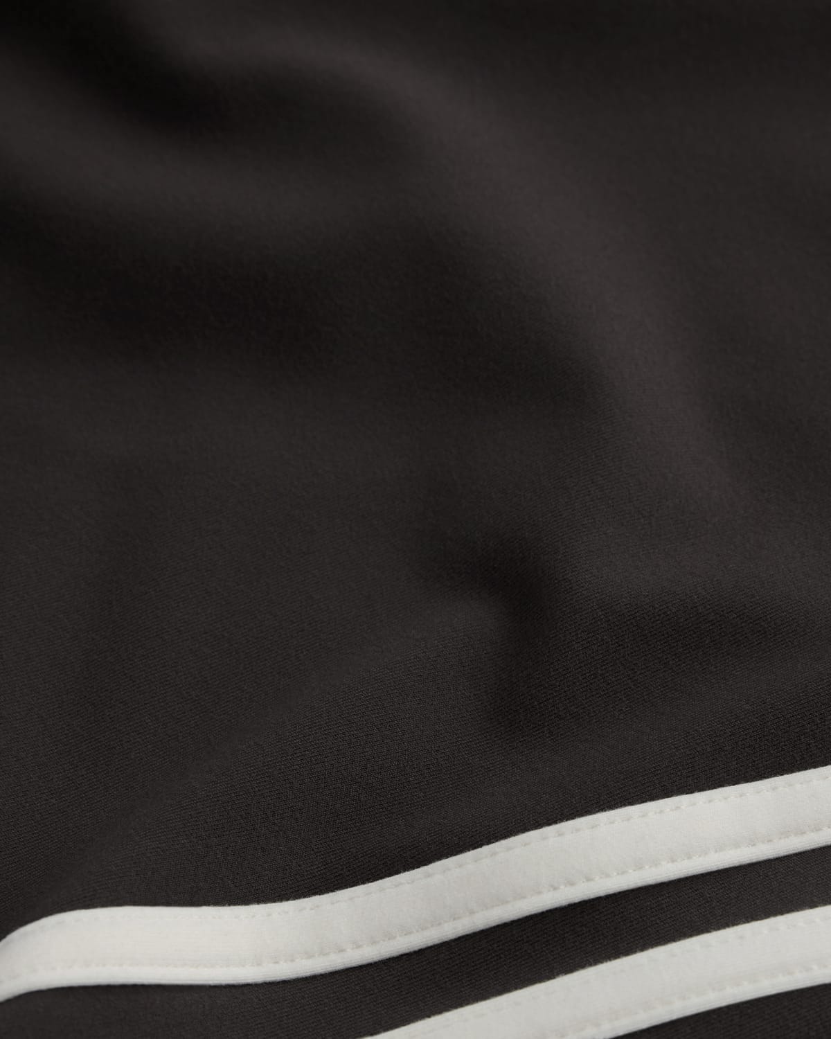 Form Invisible Scrunch Stripe Shorts 3" | Grounded Brown