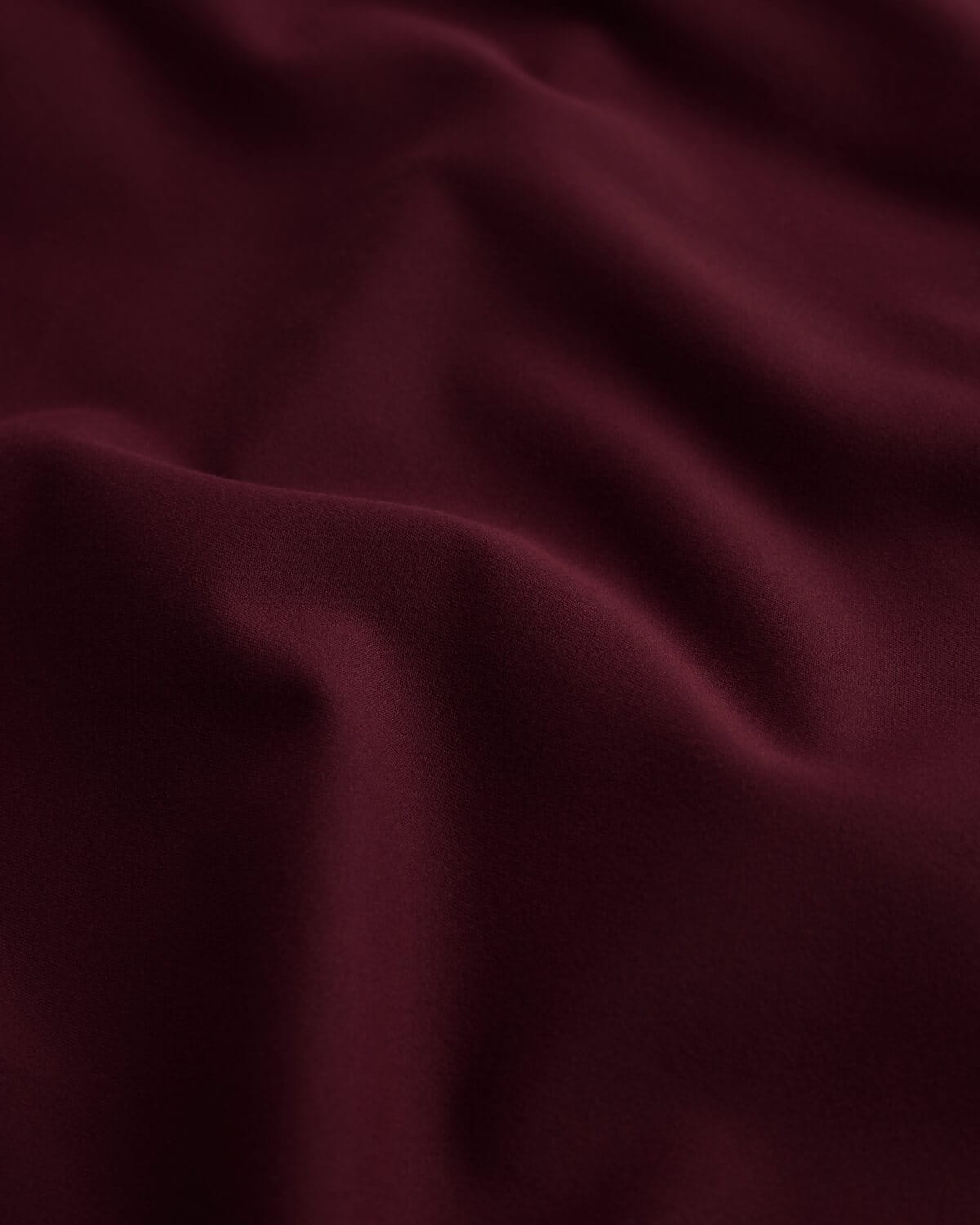 Form Lite Mid Length Tee | Wine