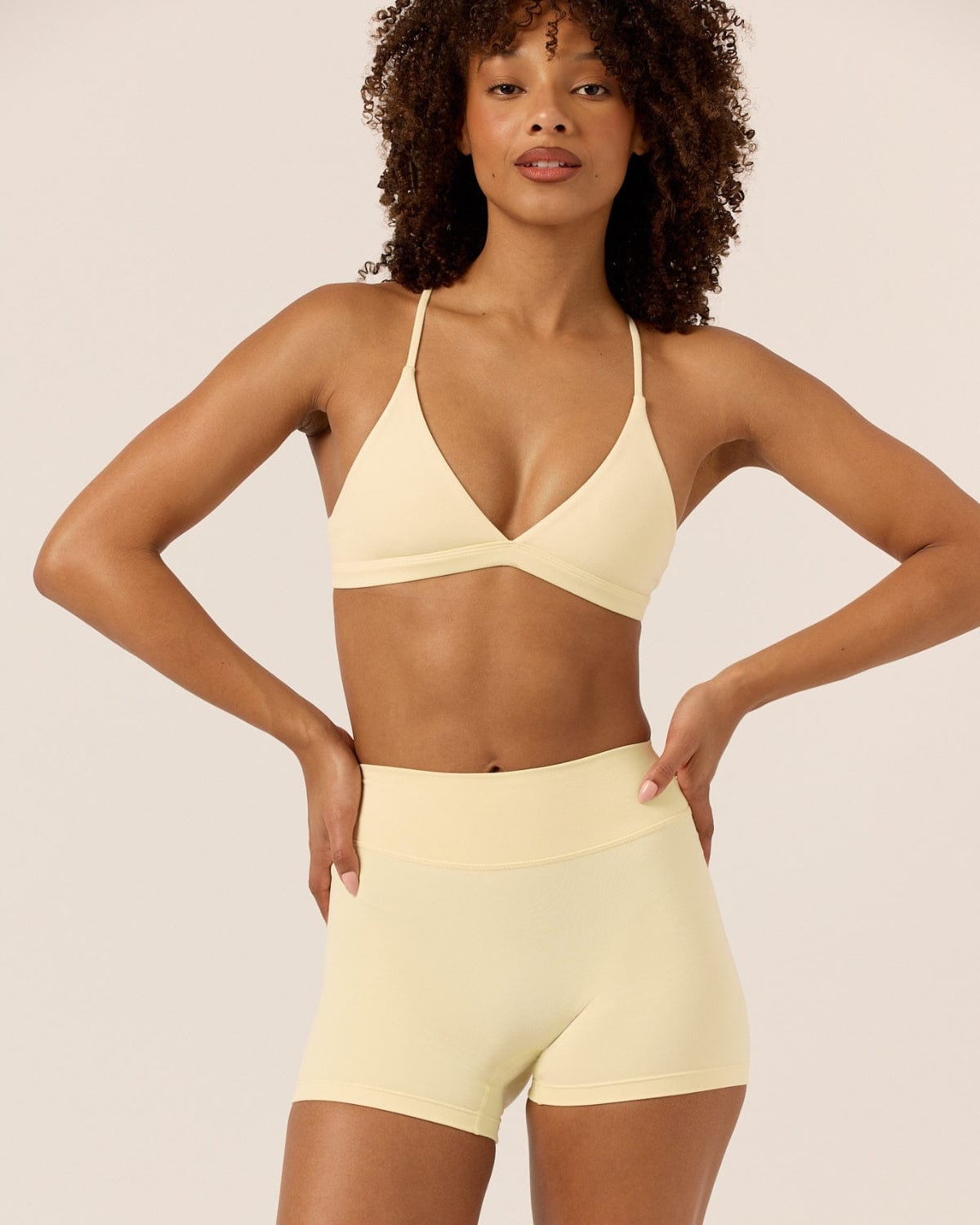 Form Noa Crop | Butter