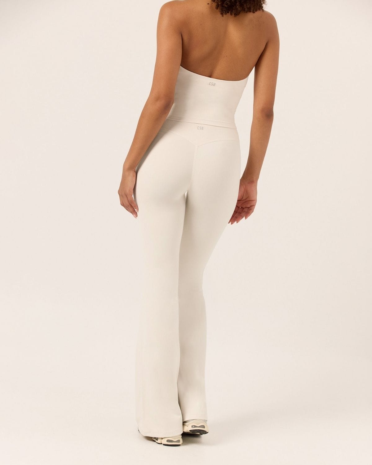 Form Invisible Scrunch Flare Leggings | Vanilla