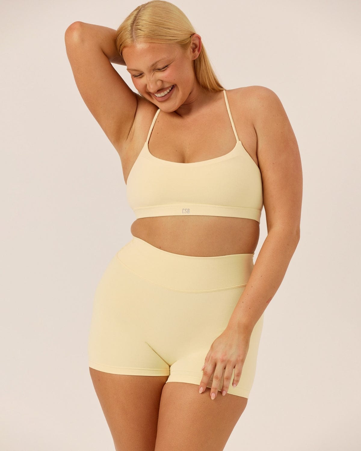 Form Invisible Scrunch Shorts 4" | Butter