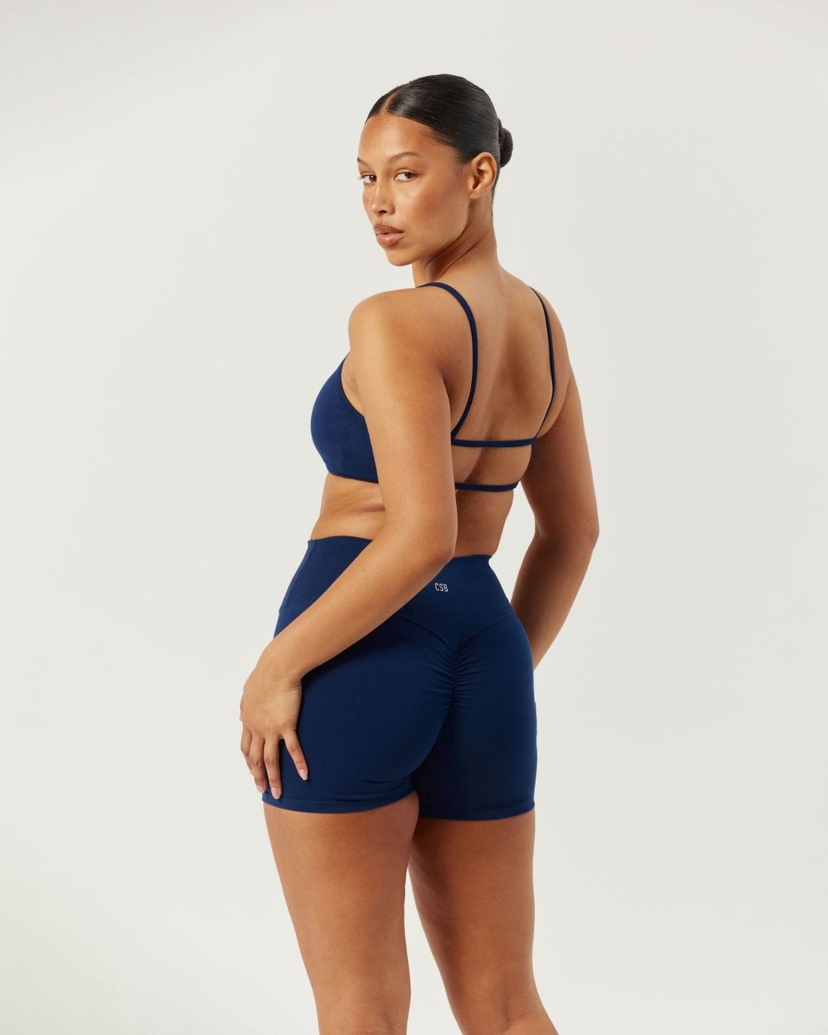 Serenity Scrunch Shorts 4" | Navy