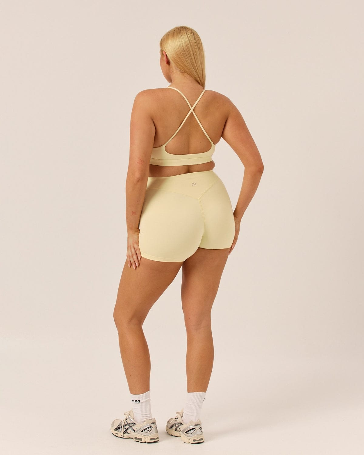 Form Gia Crop | Butter
