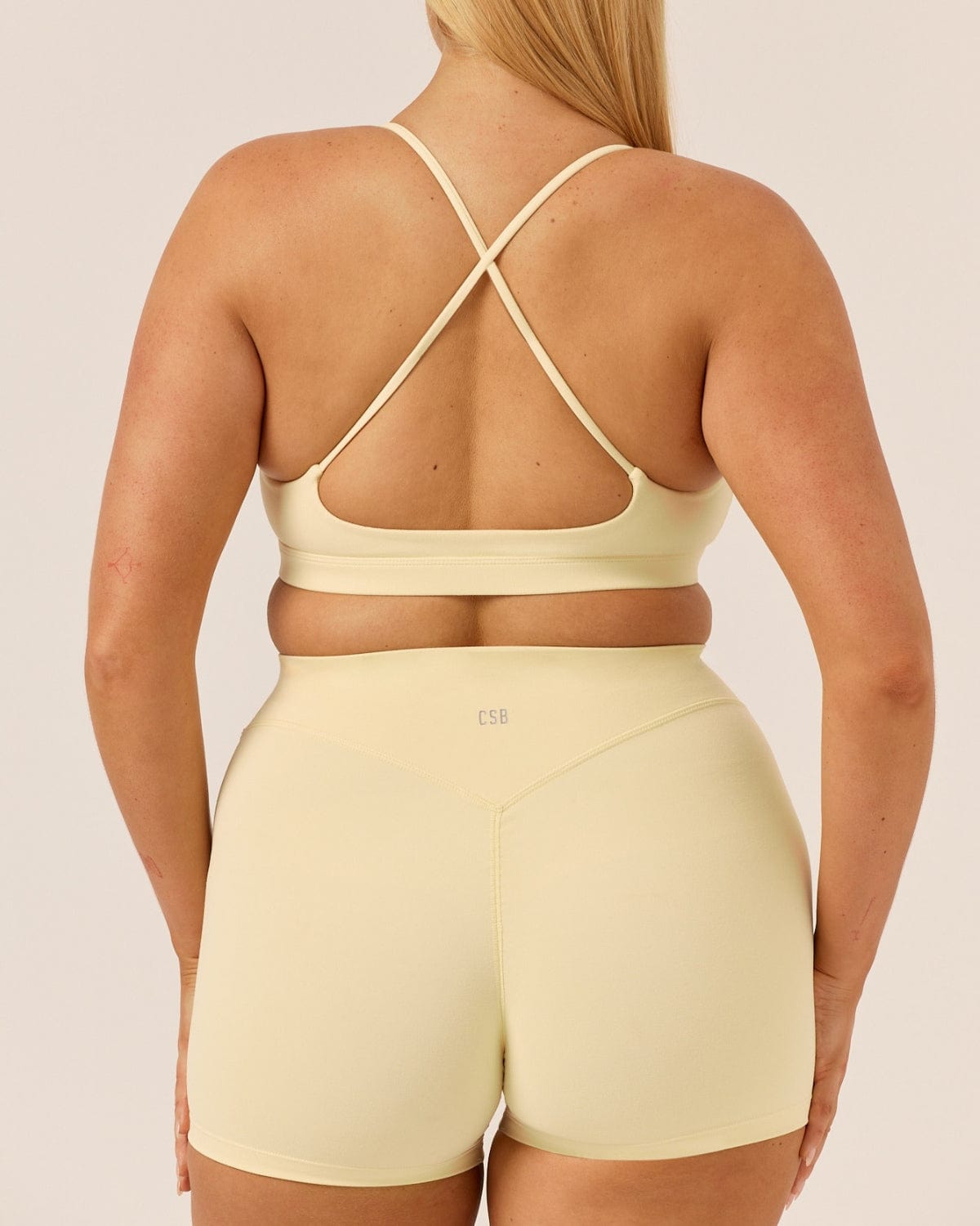 Form Invisible Scrunch Shorts 4" | Butter