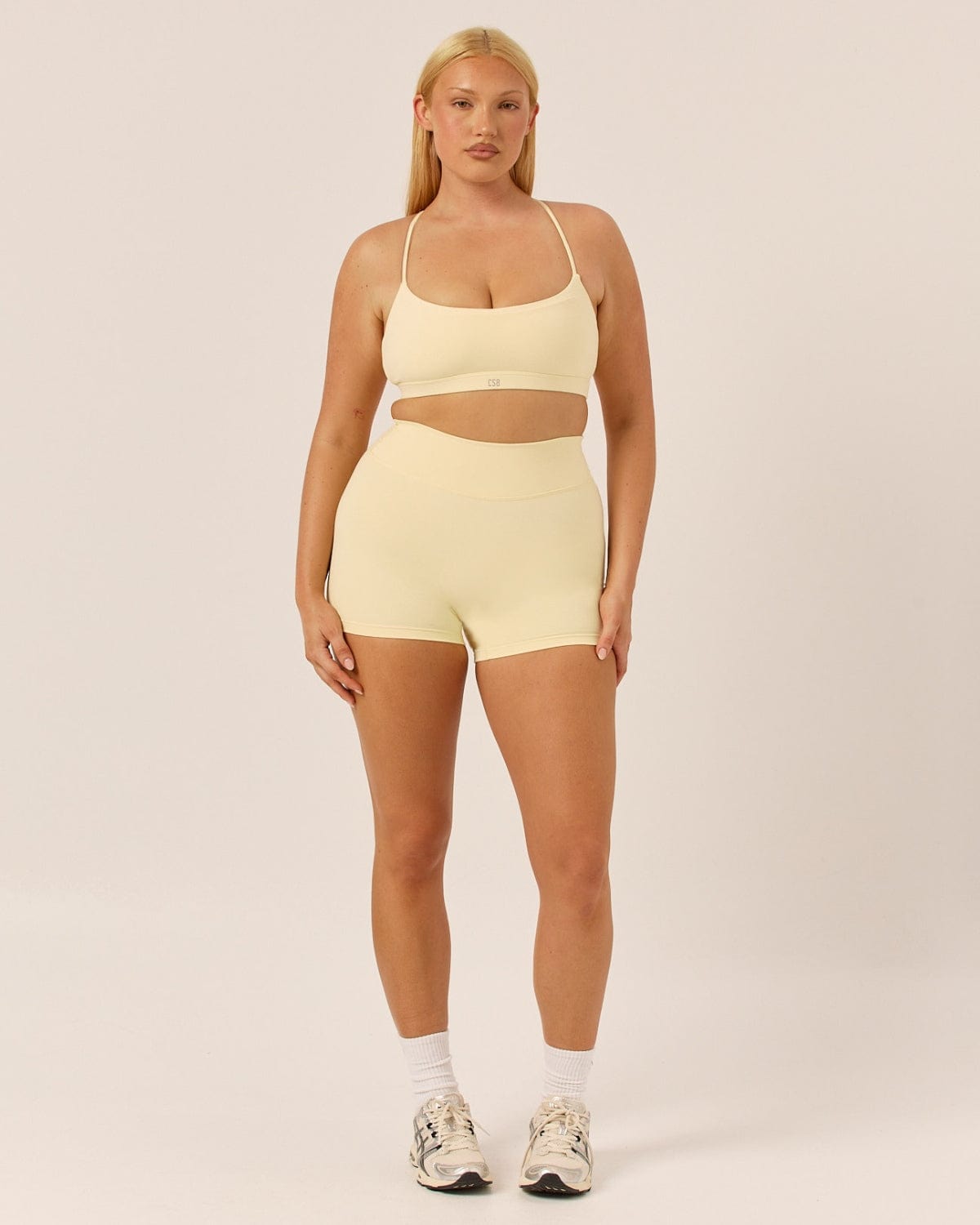 Form Invisible Scrunch Shorts 4" | Butter