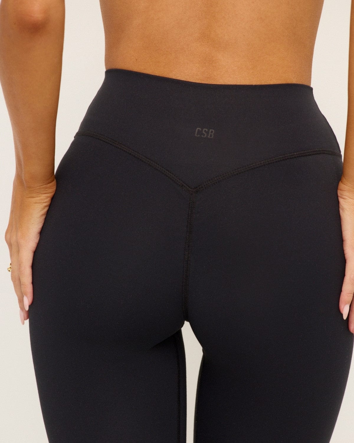 Form Invisible Scrunch Capri Leggings | Black