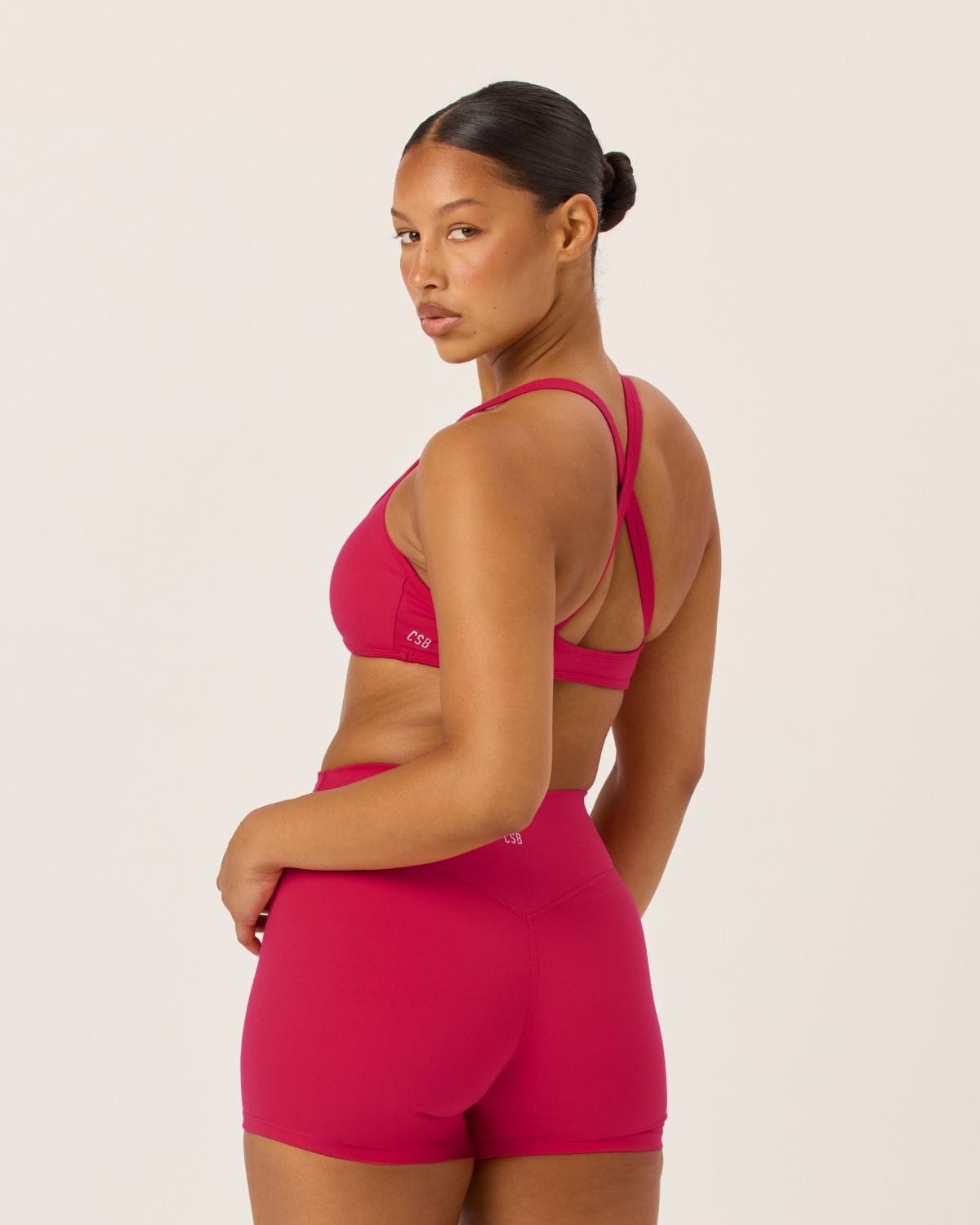 Serenity Invisible Scrunch Shorts 4" | Strawberry