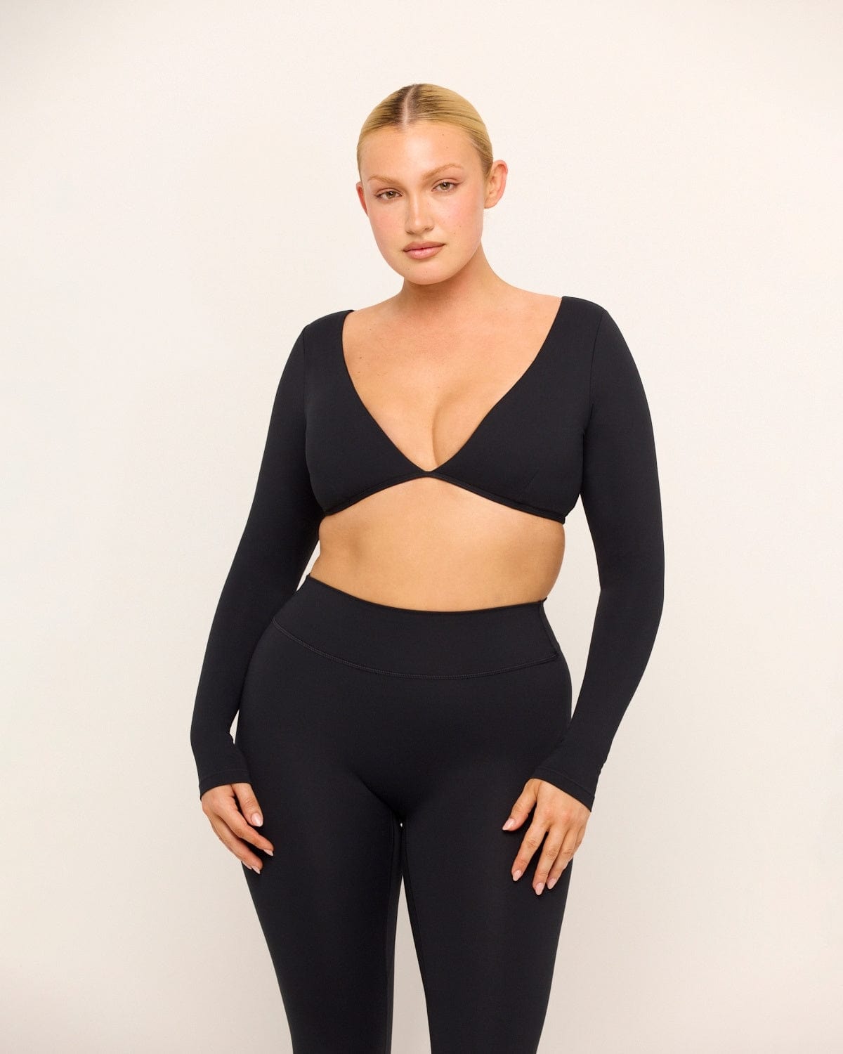 Form Contour Long Sleeve Crop | Black