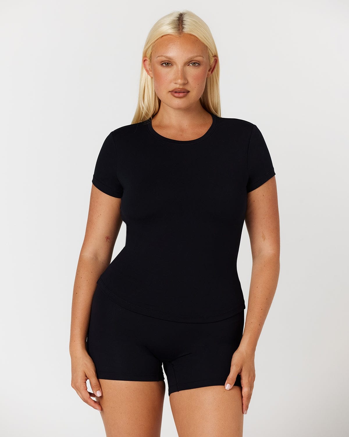 Form Lite Tee | Black