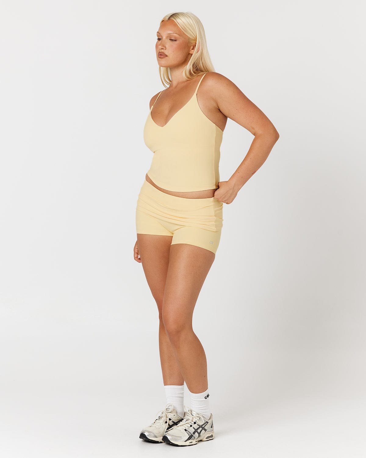 Form Fold Over Invisible Scrunch Shorts 3" | Butter