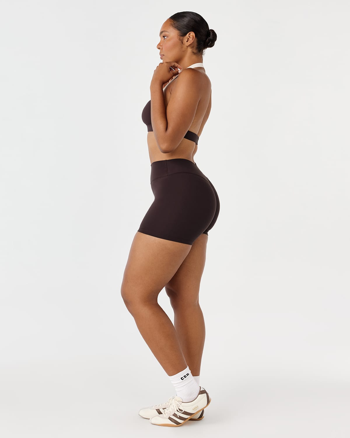 Form Invisible Scrunch Shorts 4" | Espresso