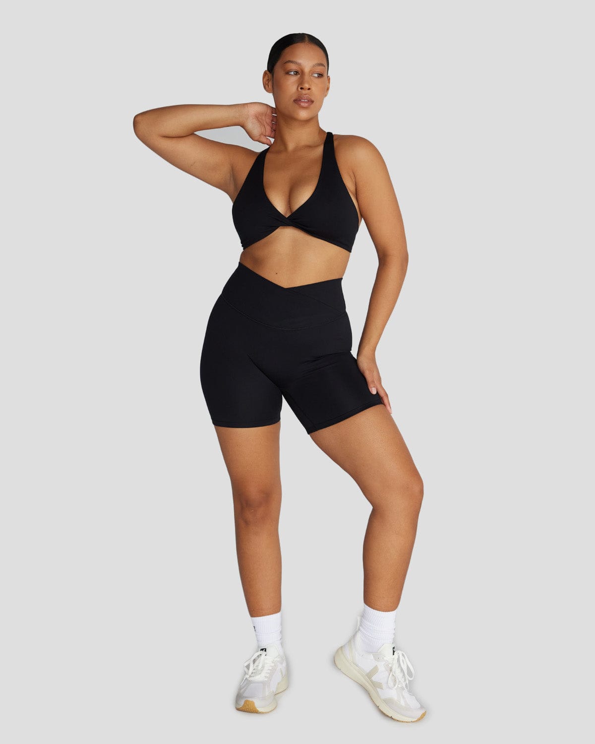 Serenity Scrunch Crossover Shorts 6" | Black