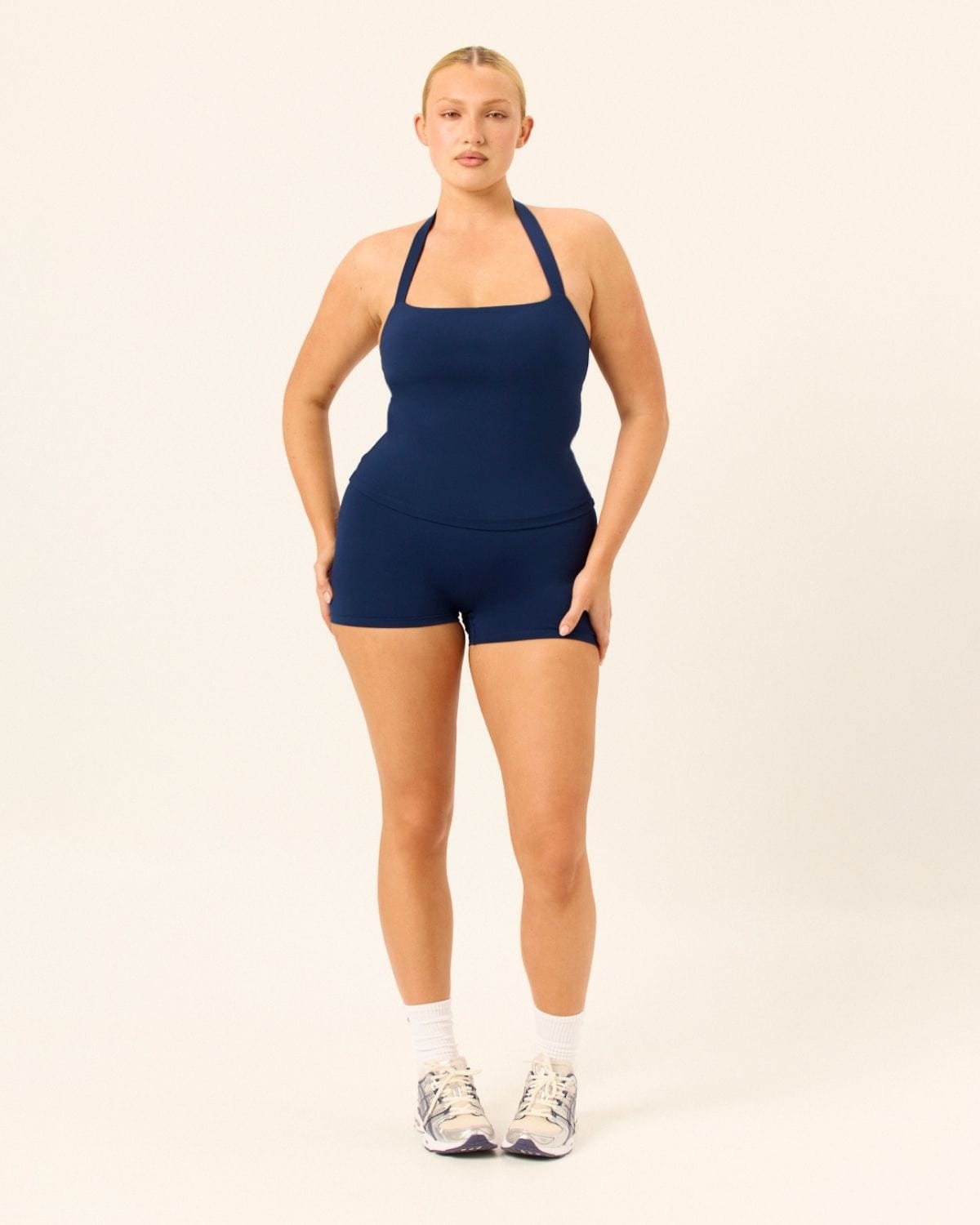 Serenity Scrunch Shorts 4" | Navy