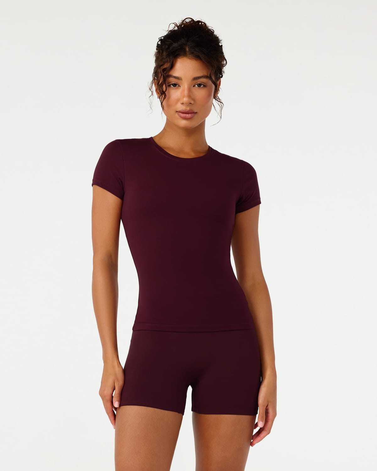 Form Lite Mid Length Tee | Wine