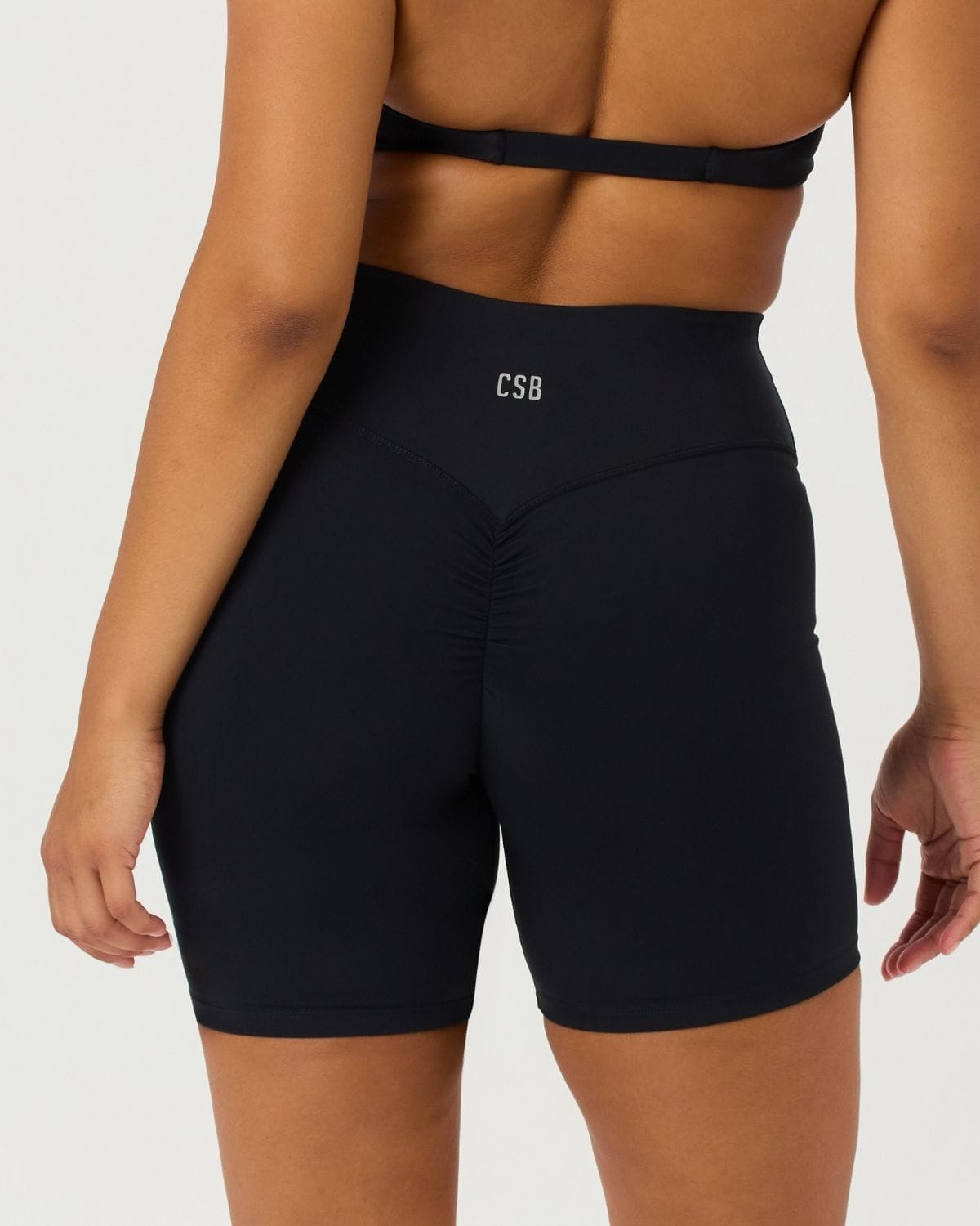 Serenity Scrunch Shorts 6" | Black
