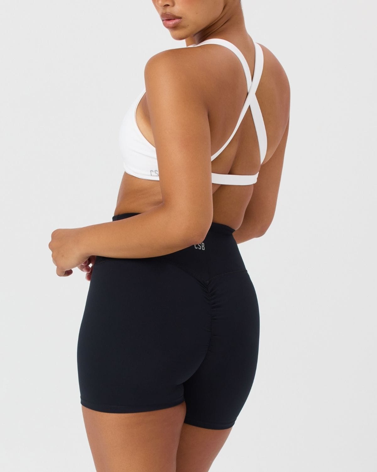 Serenity Scrunch Shorts 4" | Black