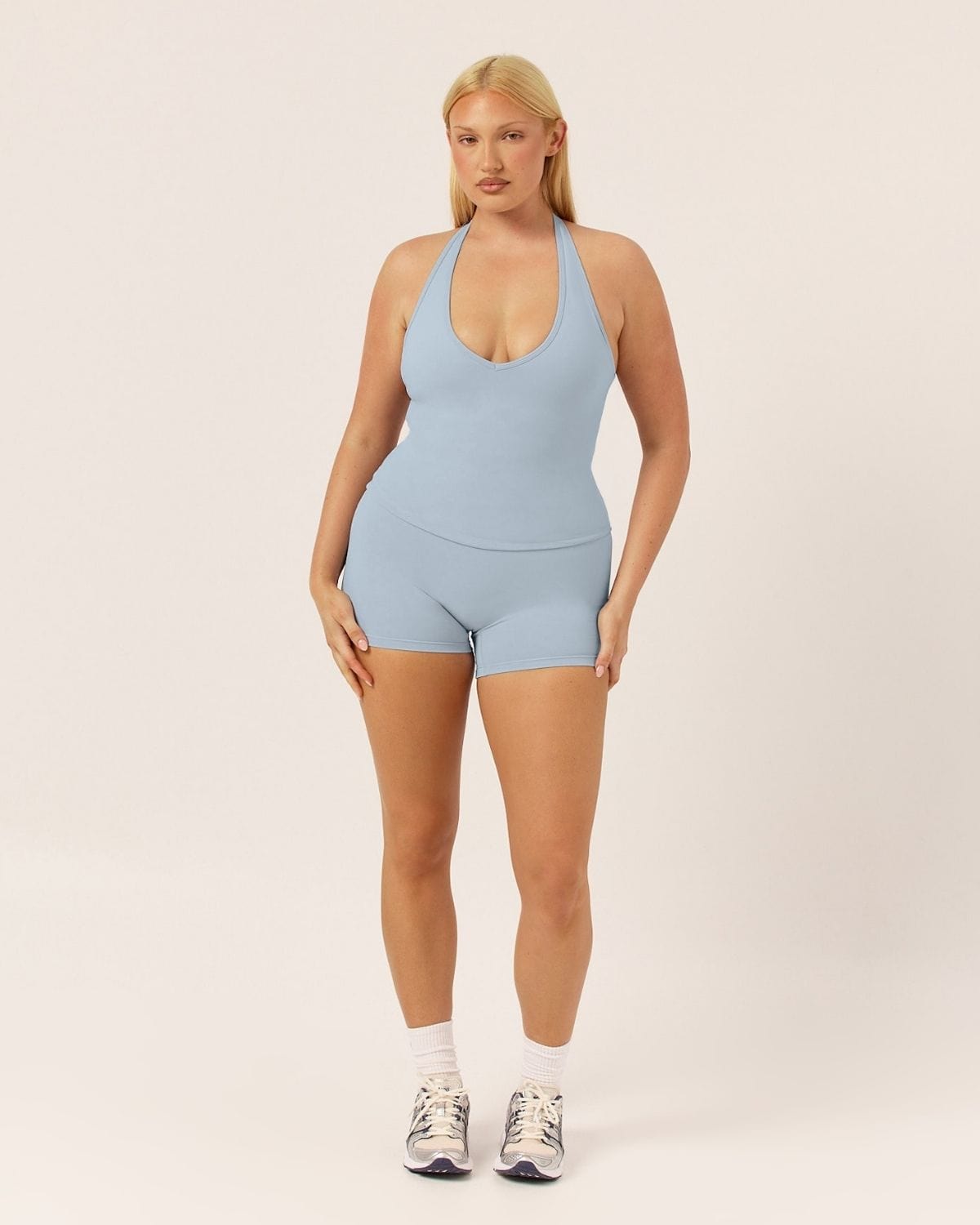 Form Invisible Scrunch Shorts 4" | Dusty Blue