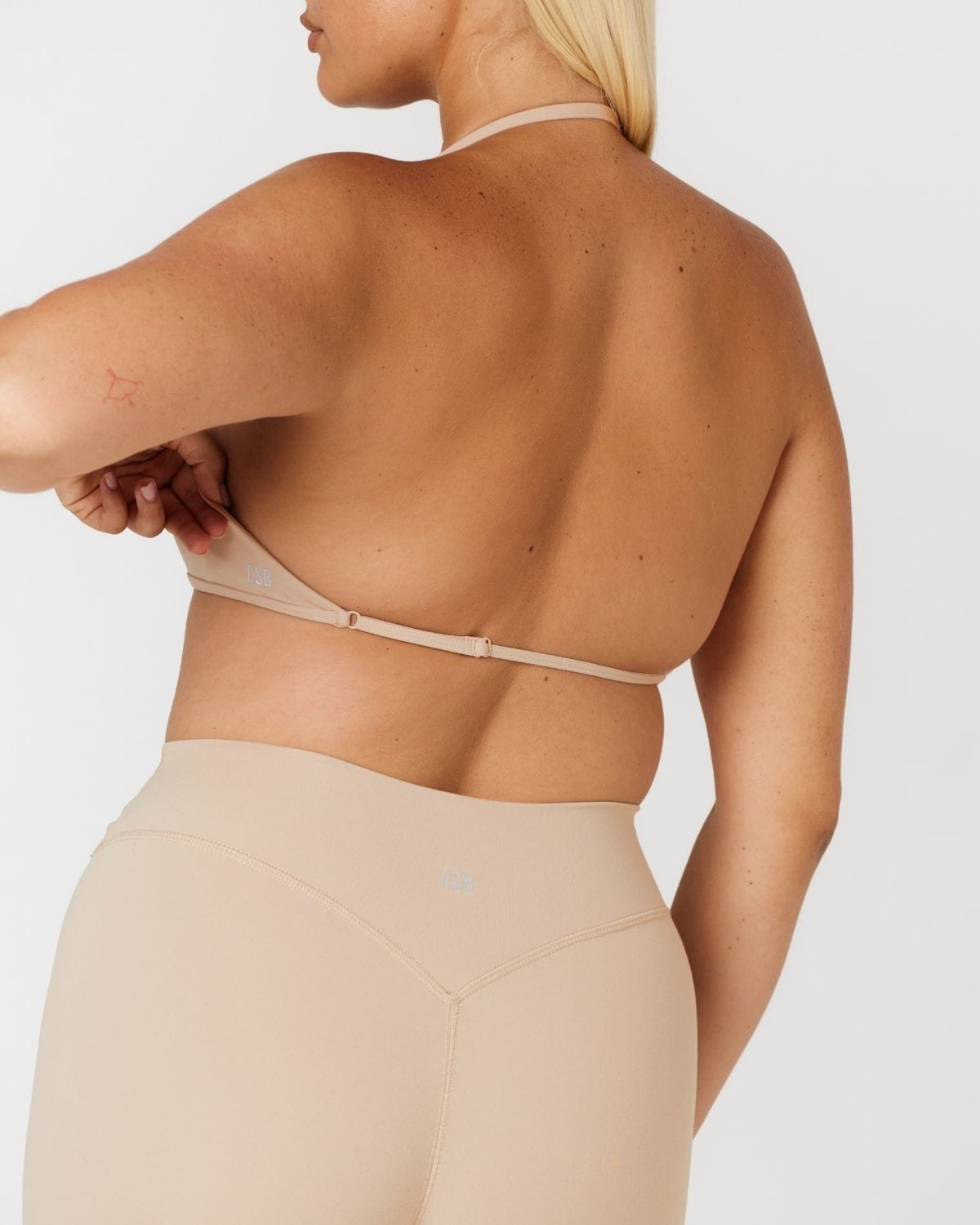 Form Micro Halter V Crop | Fawn
