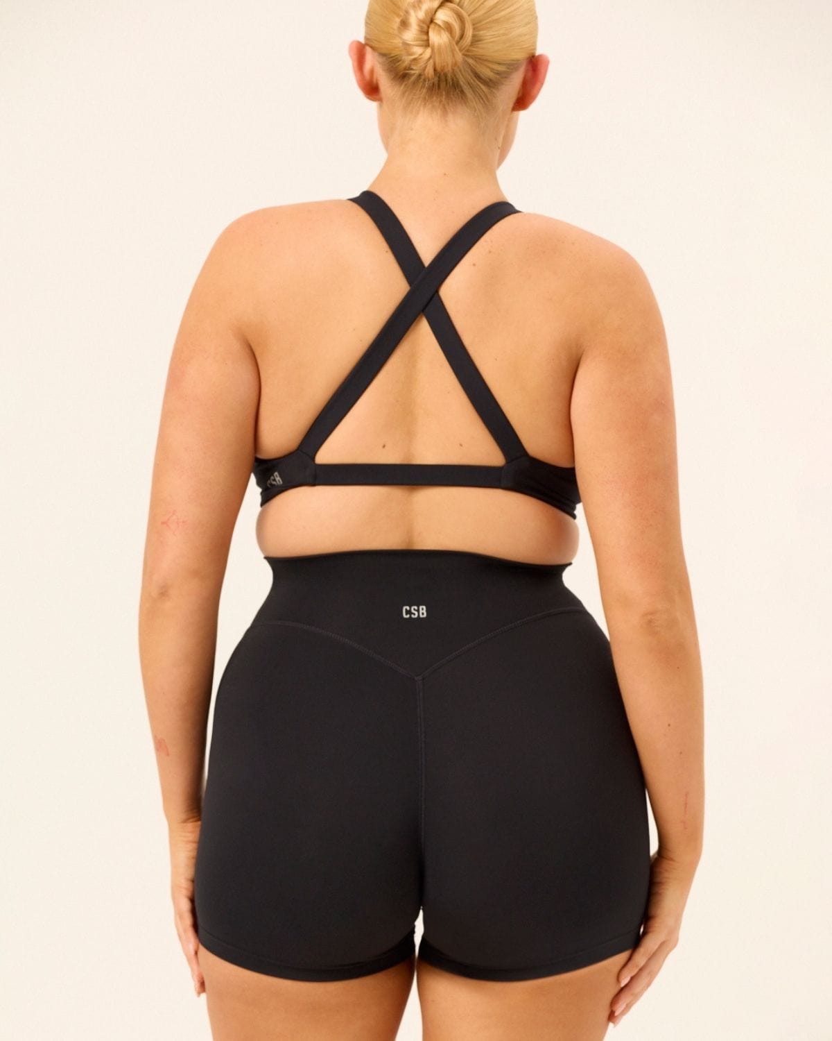 Form Invisible Scrunch High Waist Shorts 5" | Black