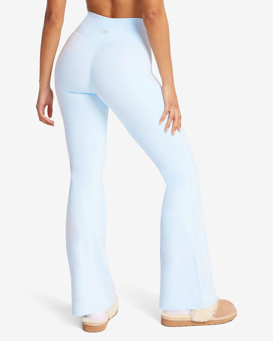 Form Invisible Scrunch Flare Leggings | Powder Blue