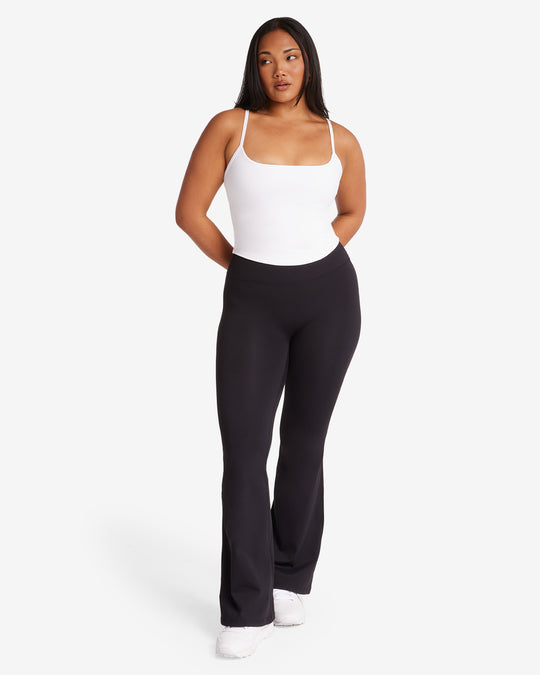 Form Invisible Scrunch Flare Leggings | Black