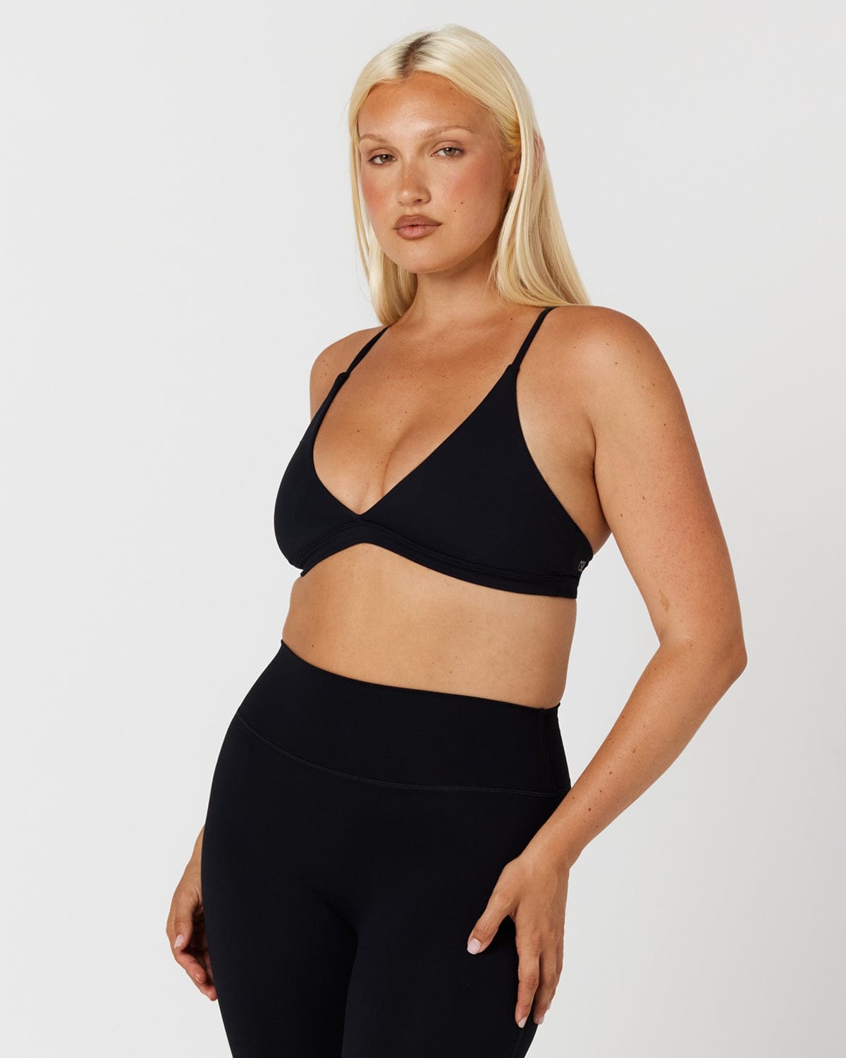 Form Noa Crop | Black
