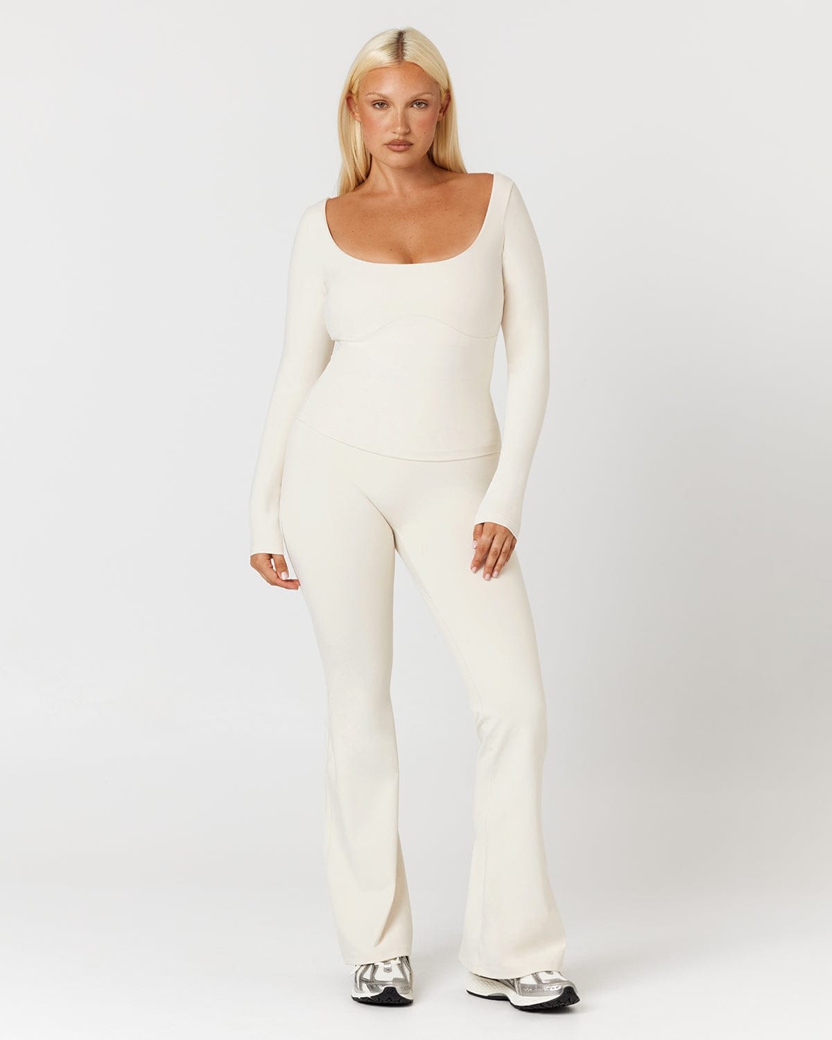 Form Invisible Scrunch Flare Leggings | Vanilla