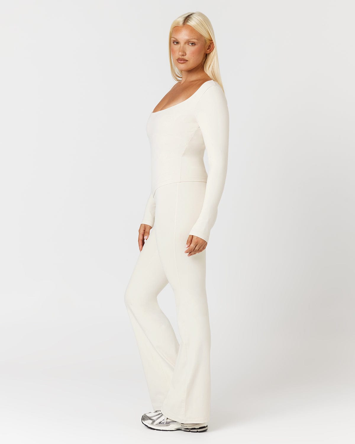 Form Invisible Scrunch Flare Leggings | Vanilla