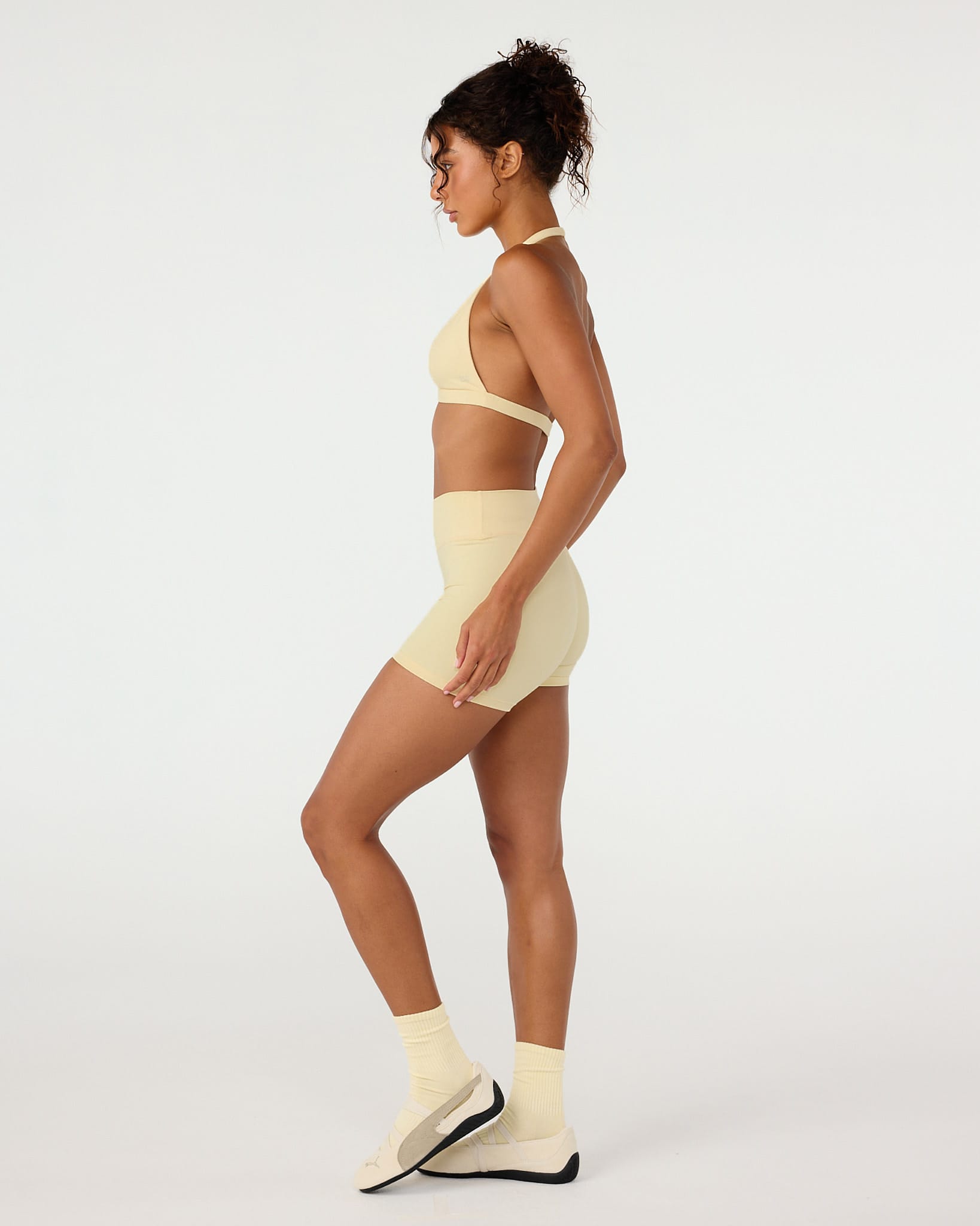 Form Invisible Scrunch Shorts 4" | Butter