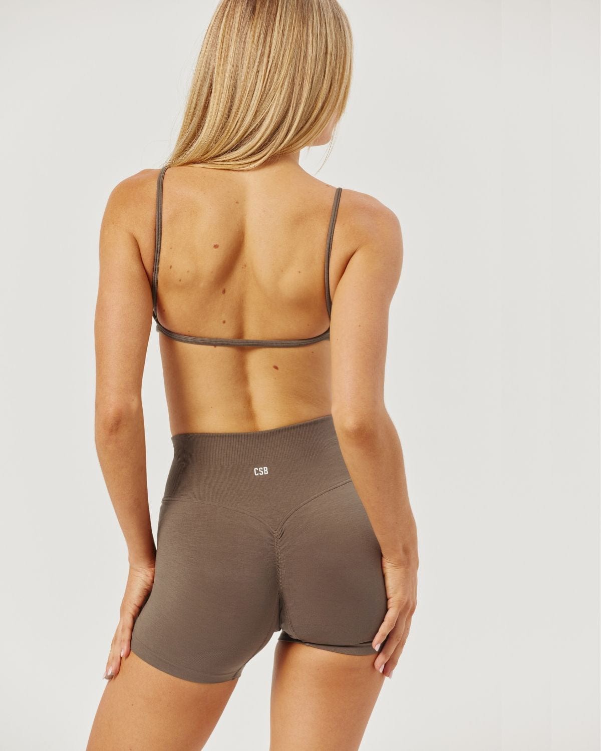 Seamless Invisible Scrunch Shorts 4" | Chocolate Chip