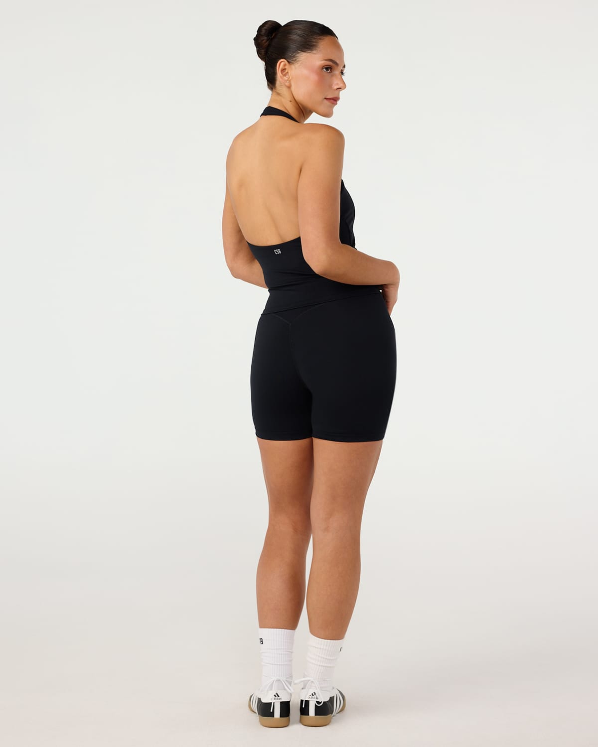 Form Invisible Scrunch Shorts 5" | Black