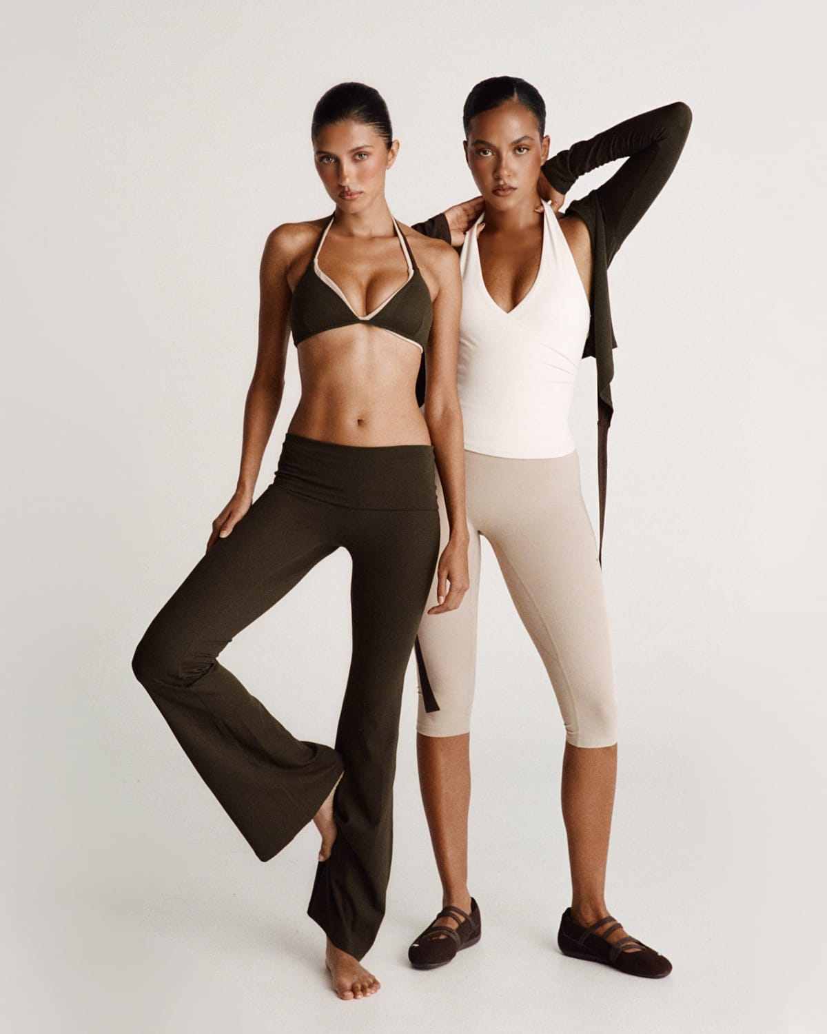 Form Invisible Scrunch Flare Fold Over Leggings | Dark Chocolate