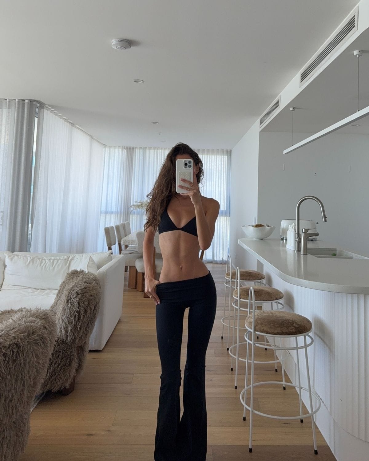 Form Micro Halter V Crop | Black